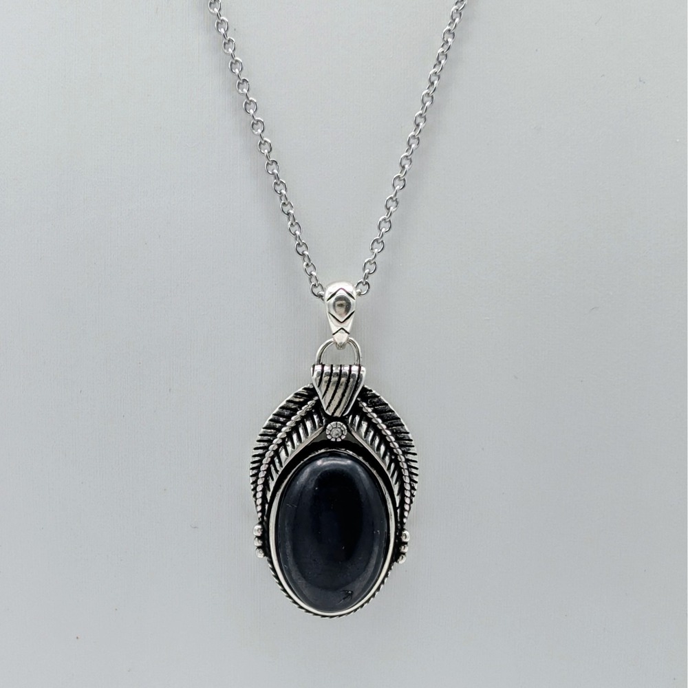 Estate Vintage Art Nouveau Black Cabochan Filigree Leaf Pendant 20" Necklace